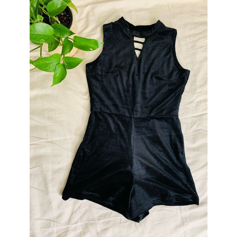 Maddie Black ✨ Romper Like New